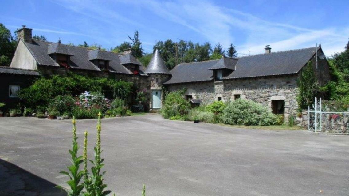 Le Petit Chateau Noyal-Pontivy Extérieur photo