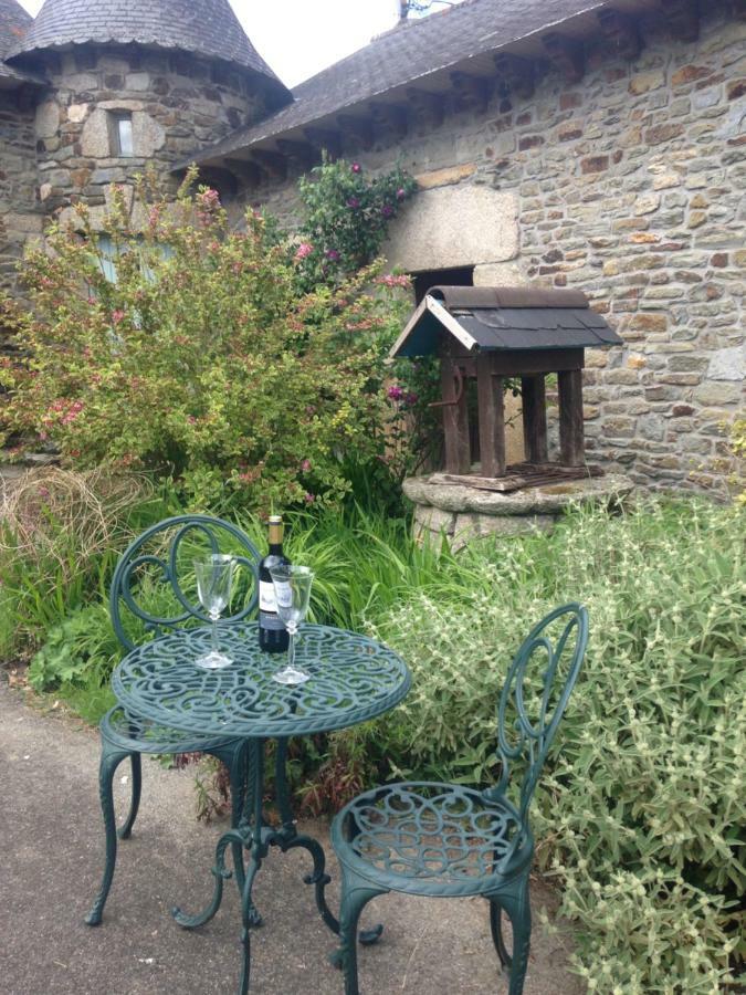 Le Petit Chateau Noyal-Pontivy Extérieur photo
