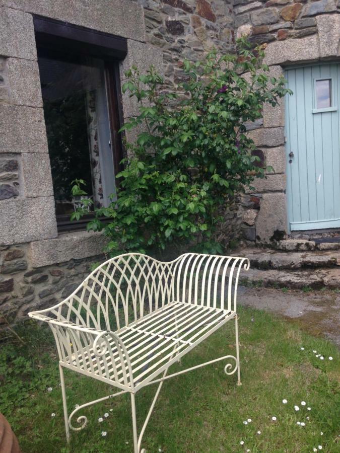 Le Petit Chateau Noyal-Pontivy Extérieur photo