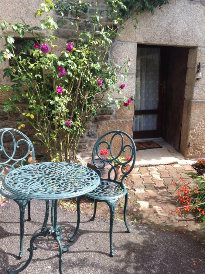 Le Petit Chateau Noyal-Pontivy Extérieur photo